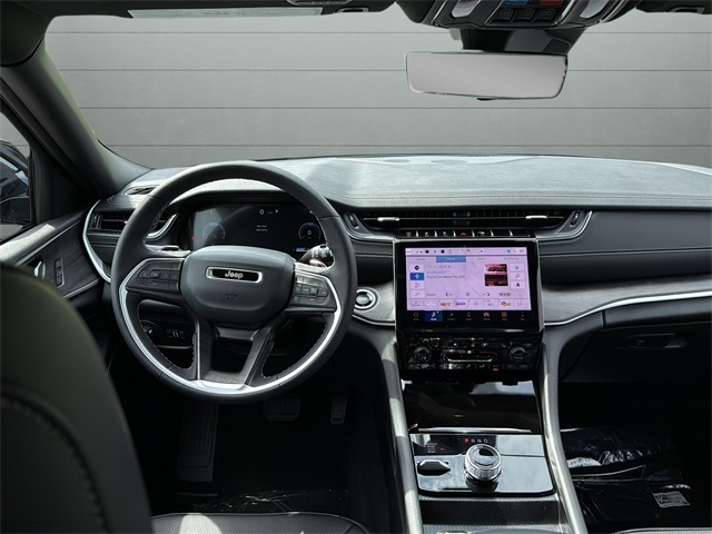 2025 Jeep Grand Cherokee Limited photo 11