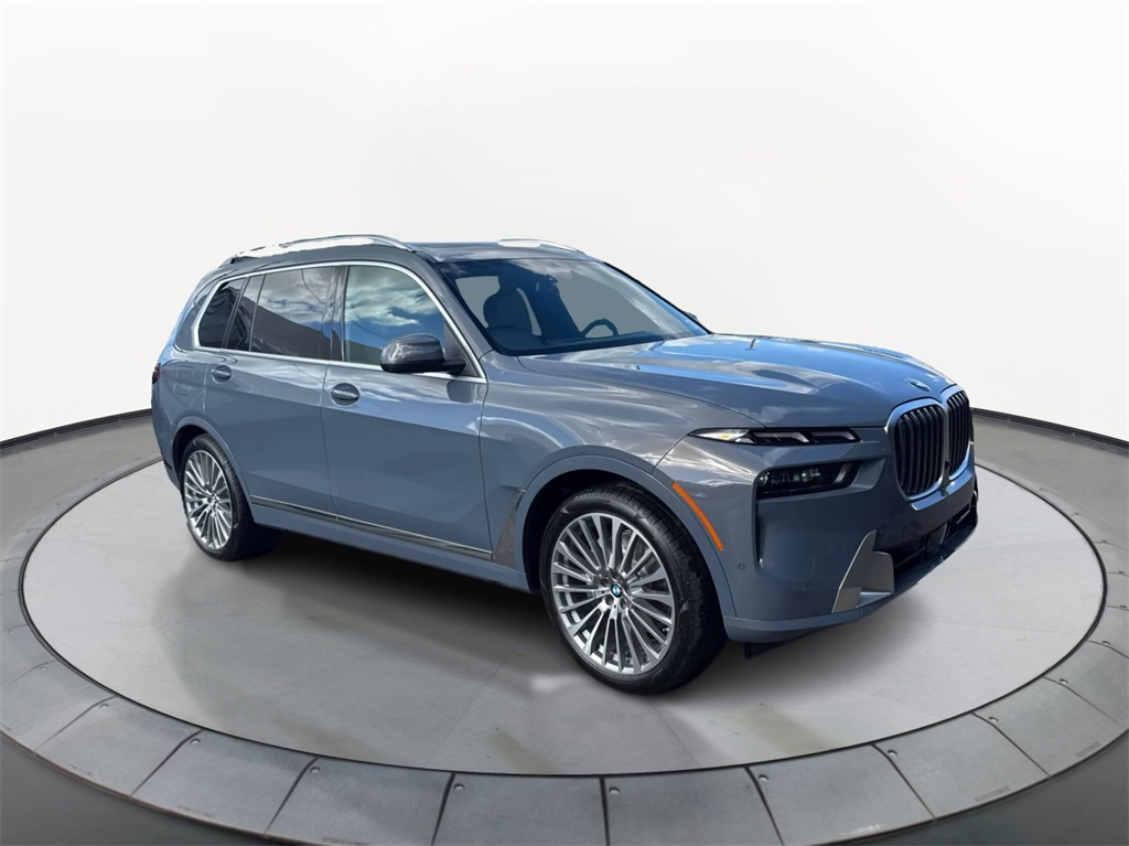 2026 BMW X7 40i's photo