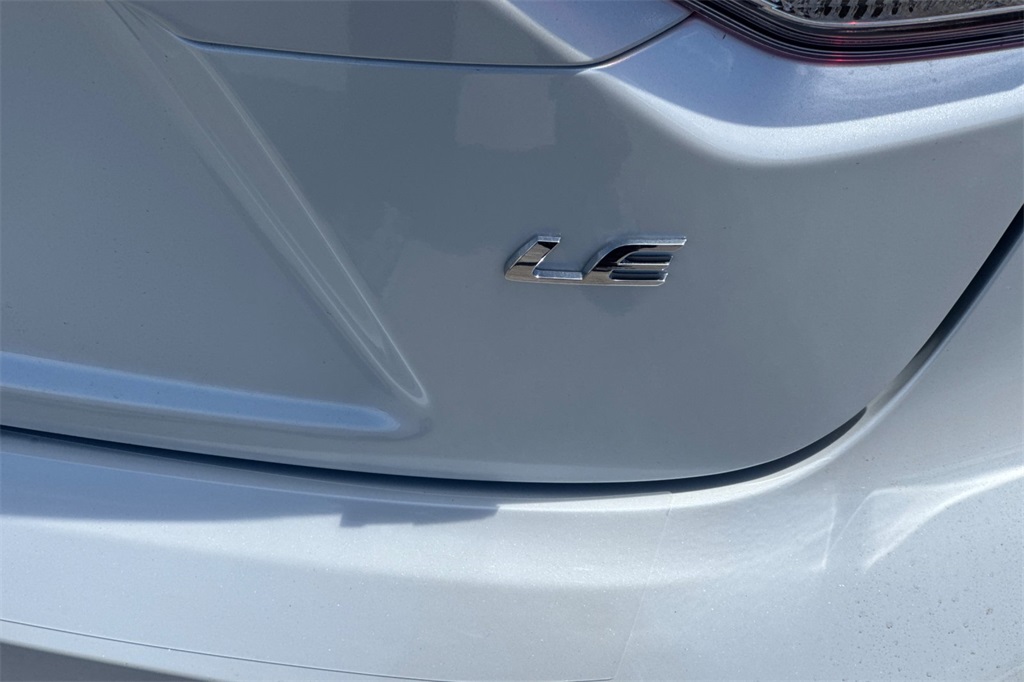 2025 Toyota Corolla LE photo 7