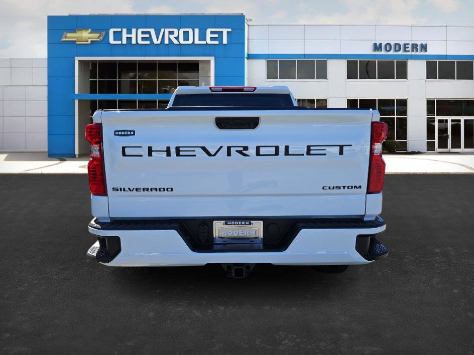 2025 Chevrolet Silverado 1500 Custom photo 4