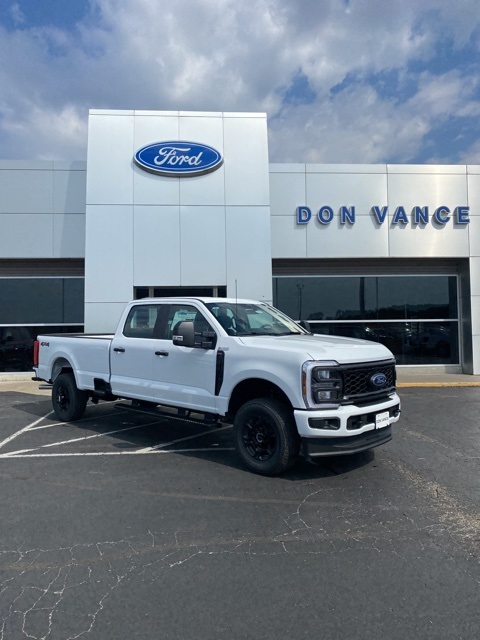 2026 Ford F-350 Super Duty XL's photo