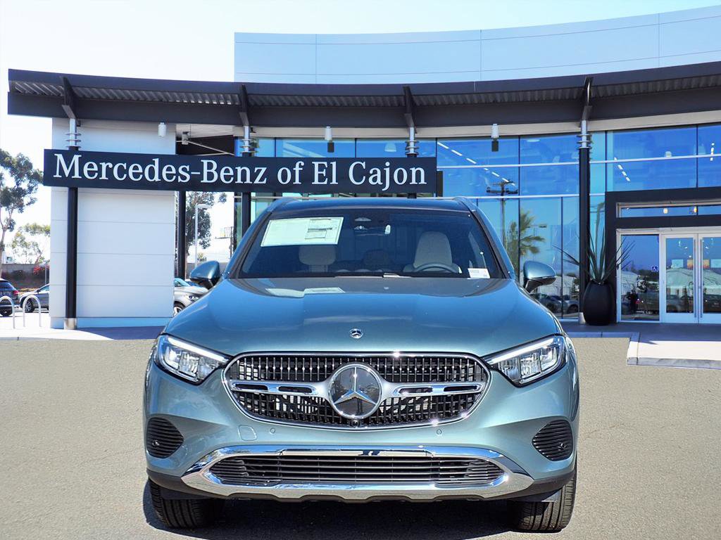 2026 Mercedes Benz GLC 300 photo 2