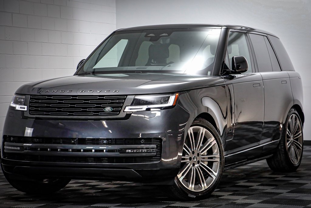 2025 Land Rover Range Rover SE's photo