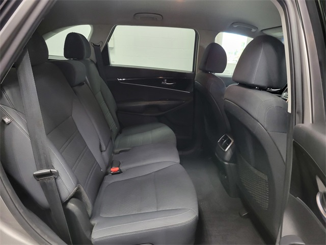 2019 Kia Sorento LX photo 18