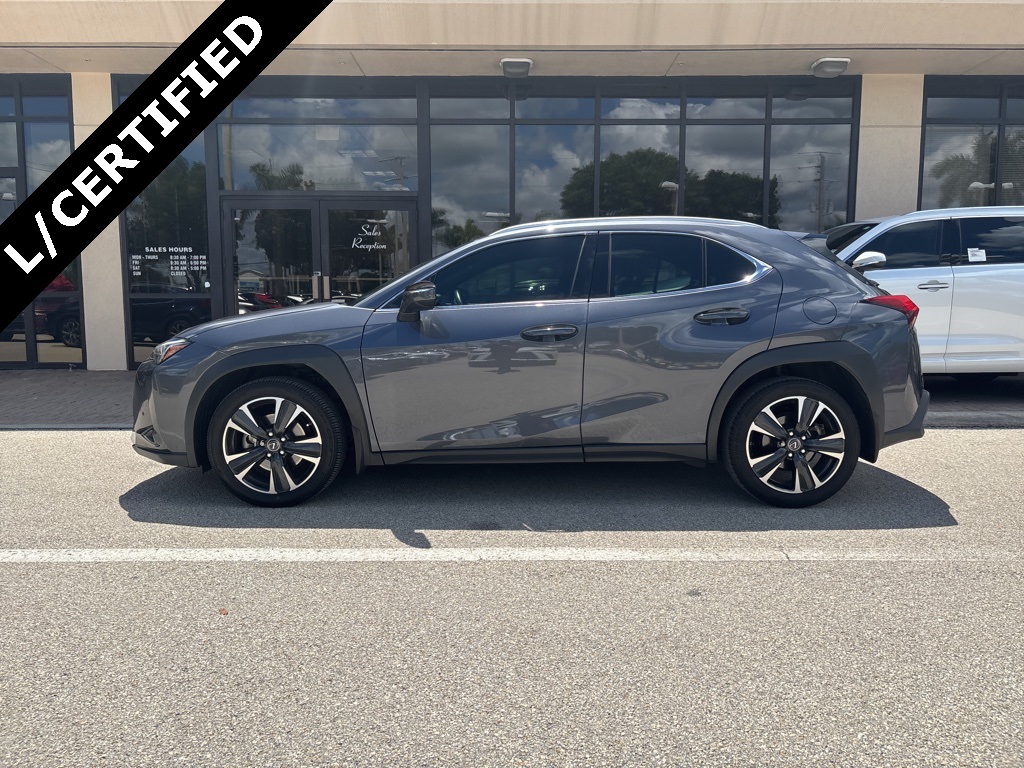 2022 Lexus UX 200 photo 5