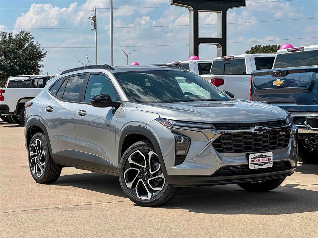 2026 Chevrolet Trax photo 2