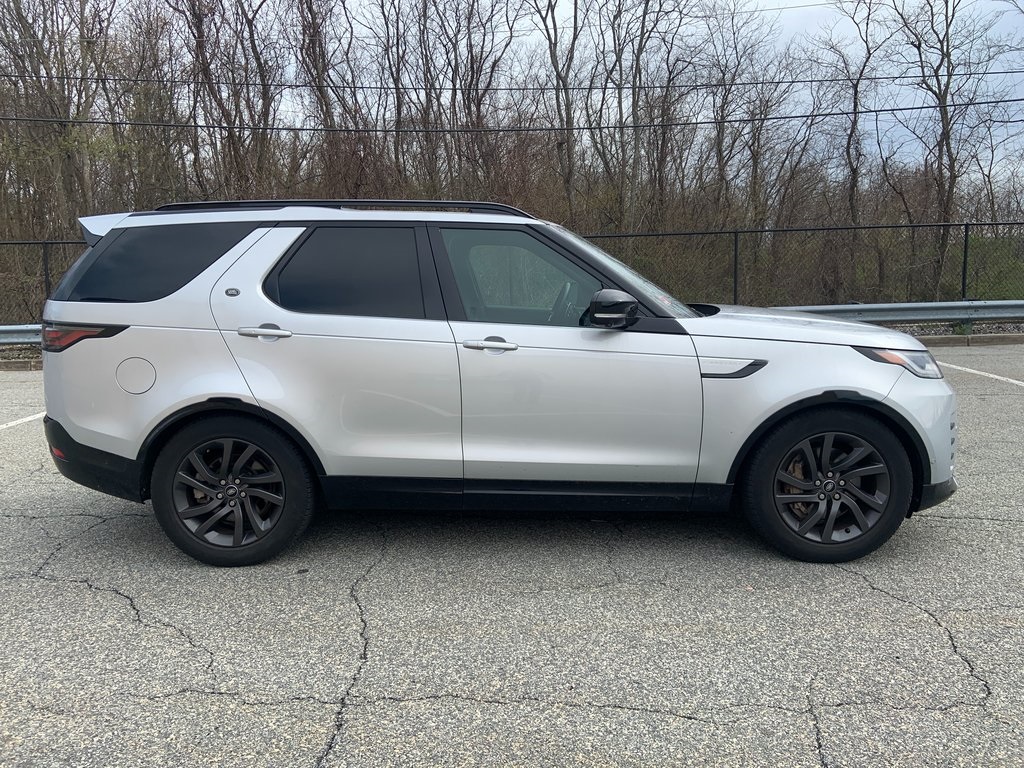 2023 Land Rover Discovery S R-Dynamic photo 4