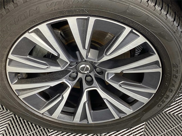 2022 Volvo XC90 T6 Momentum photo 25