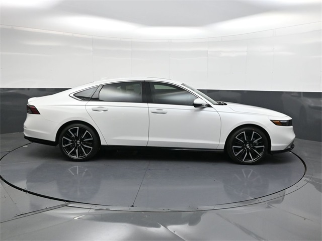 2025 Honda Accord Hybrid Touring photo 2