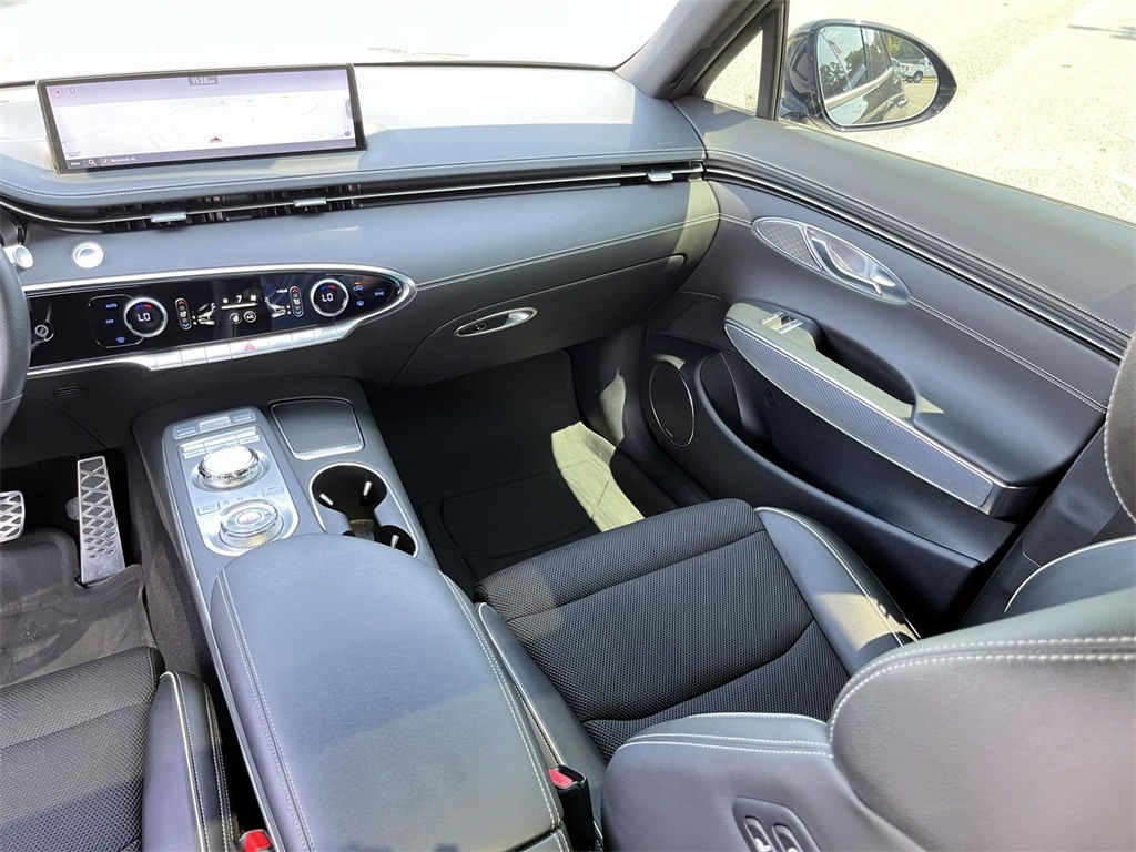2024 Genesis GV70 2.5T photo 28