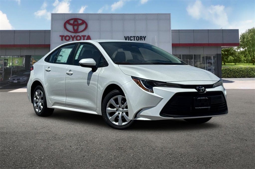 2025 Toyota Corolla LE photo 2