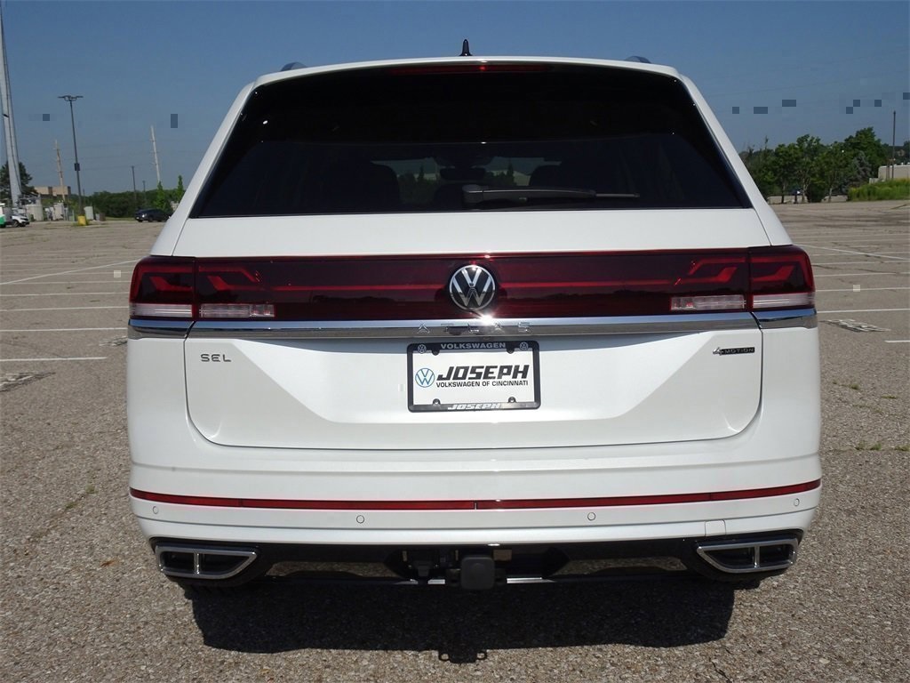 2024 Volkswagen Atlas SEL Premium R-Line photo 4