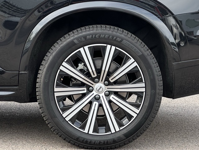 2024 Volvo XC90 Plus photo 12
