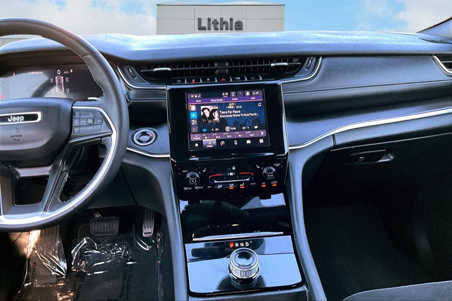 2024 Jeep Grand Cherokee Altitude photo 13