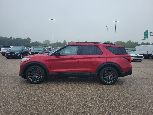 2025 Ford Explorer ST photo 2