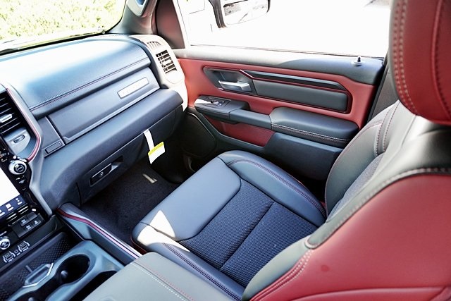 New 2026 Diamond Black Crystal Pearl-Coat Exterior Paint RAM Rebel image 26