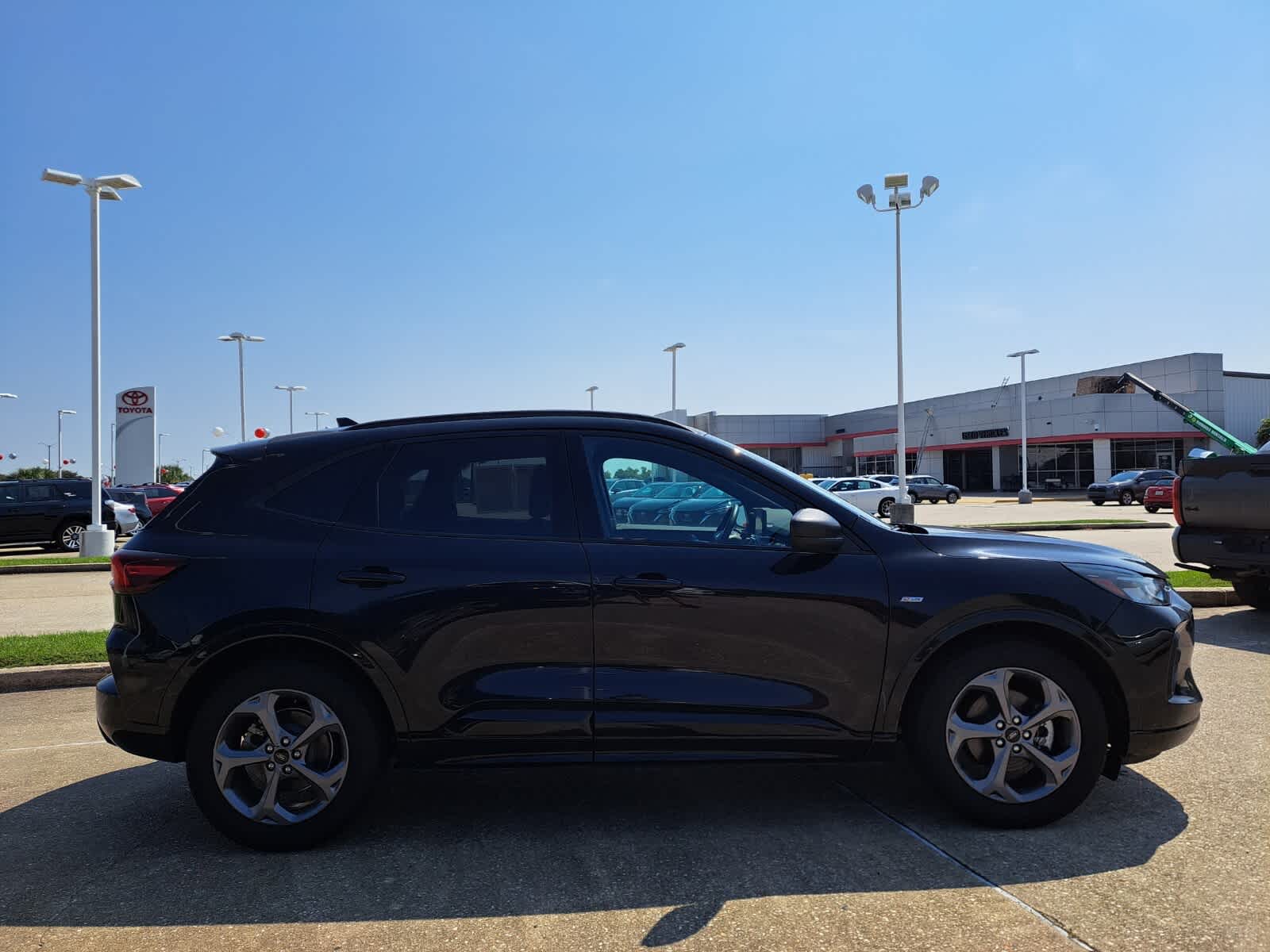 2024 Ford Escape ST-Line photo 3