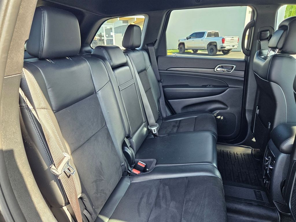 2019 Jeep Grand Cherokee Laredo Altitude photo 27