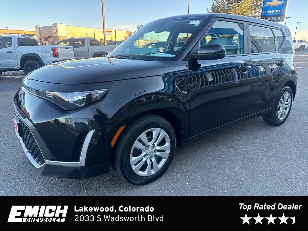 2023 Kia Soul LX's photo