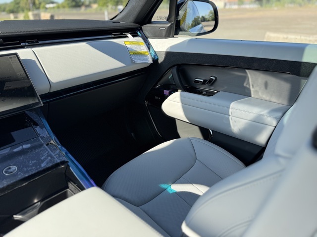2025 Land Rover Range Rover Sport SE photo 12