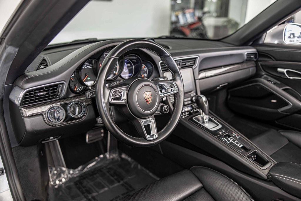2017 PORSCHE 911 - Image 19