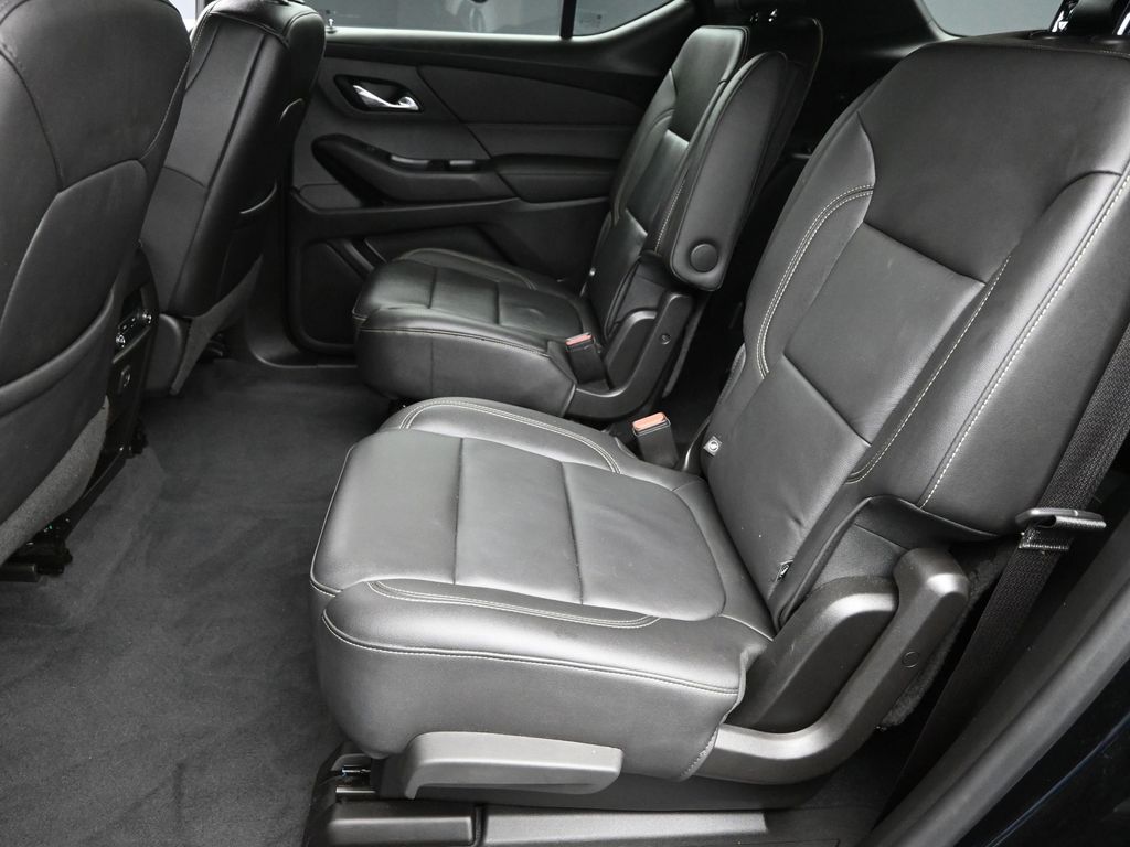 2022 Chevrolet Traverse Leather photo 8