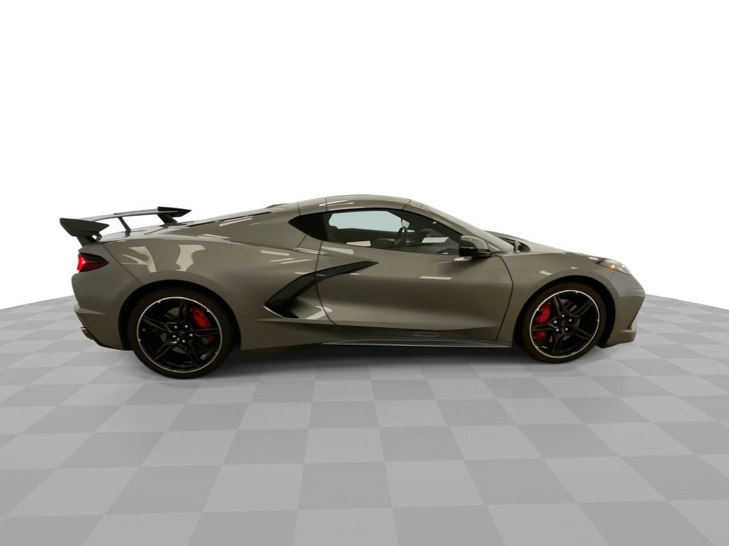 2022 Chevrolet Corvette Stingray 2LT photo 2