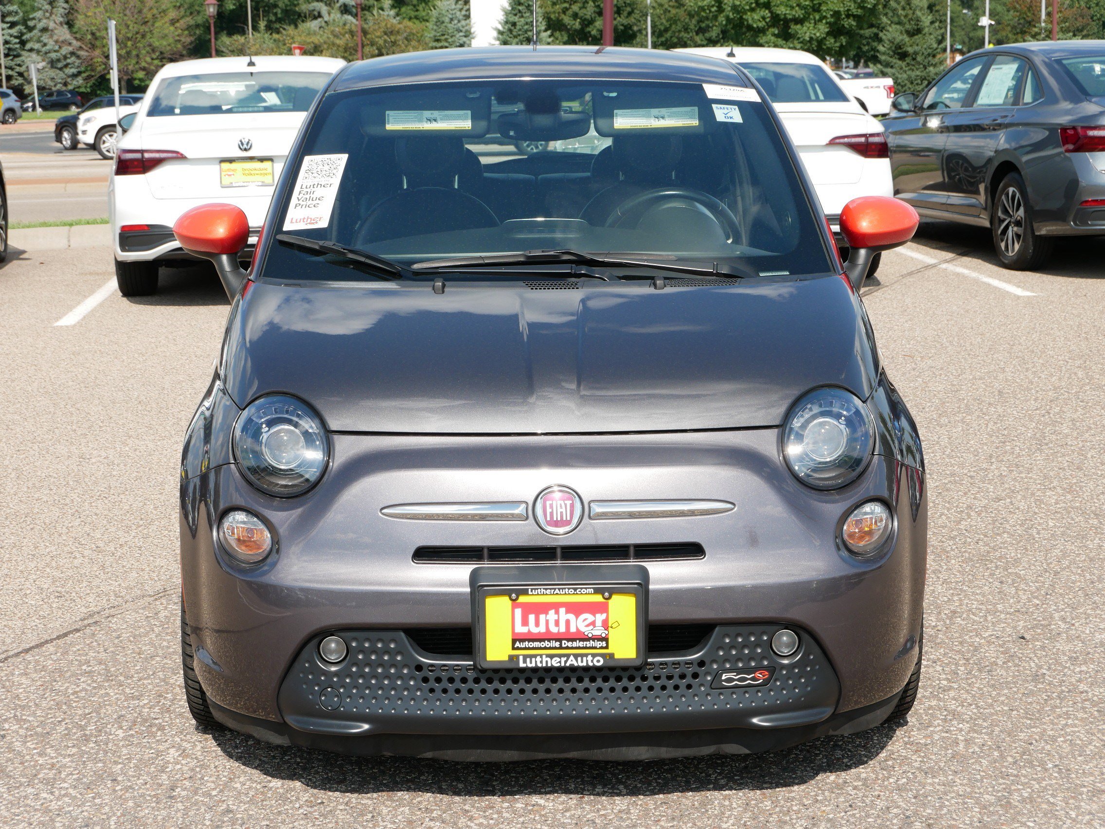 Used 2017 FIAT 500e Battery Electric with VIN 3C3CFFGE8HT661553 for sale in Minneapolis, MN