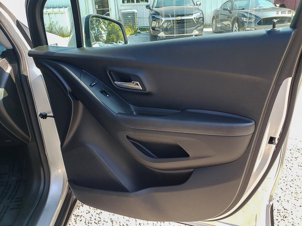 2017 Chevrolet Trax LS photo 26