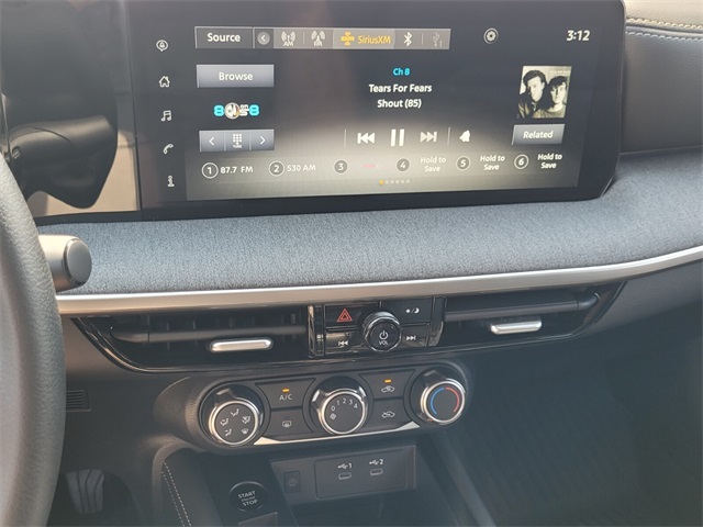 2025 Nissan Kicks SV photo 3