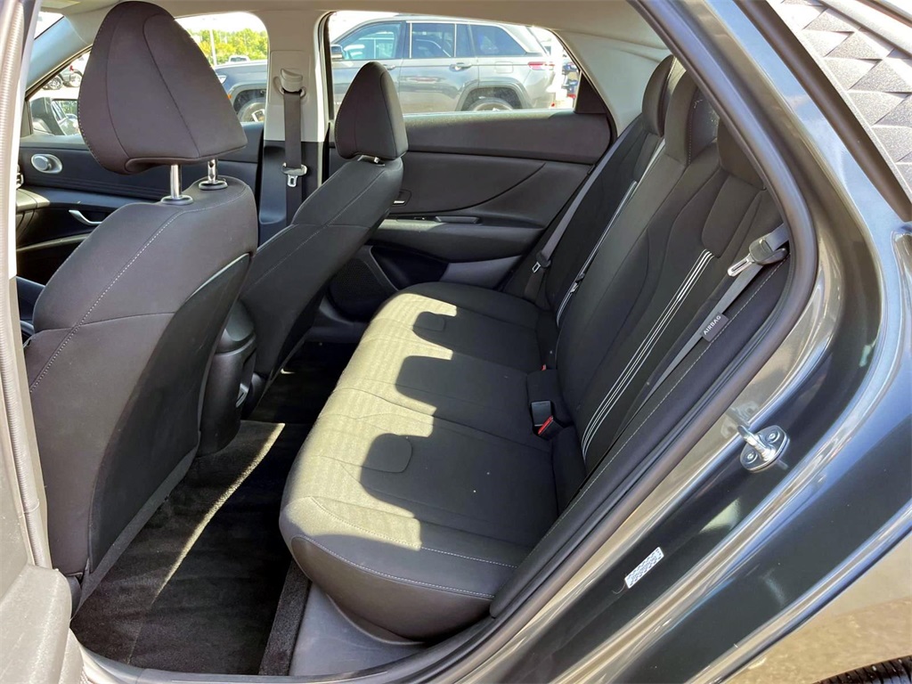 2024 Hyundai Elantra SEL photo 22