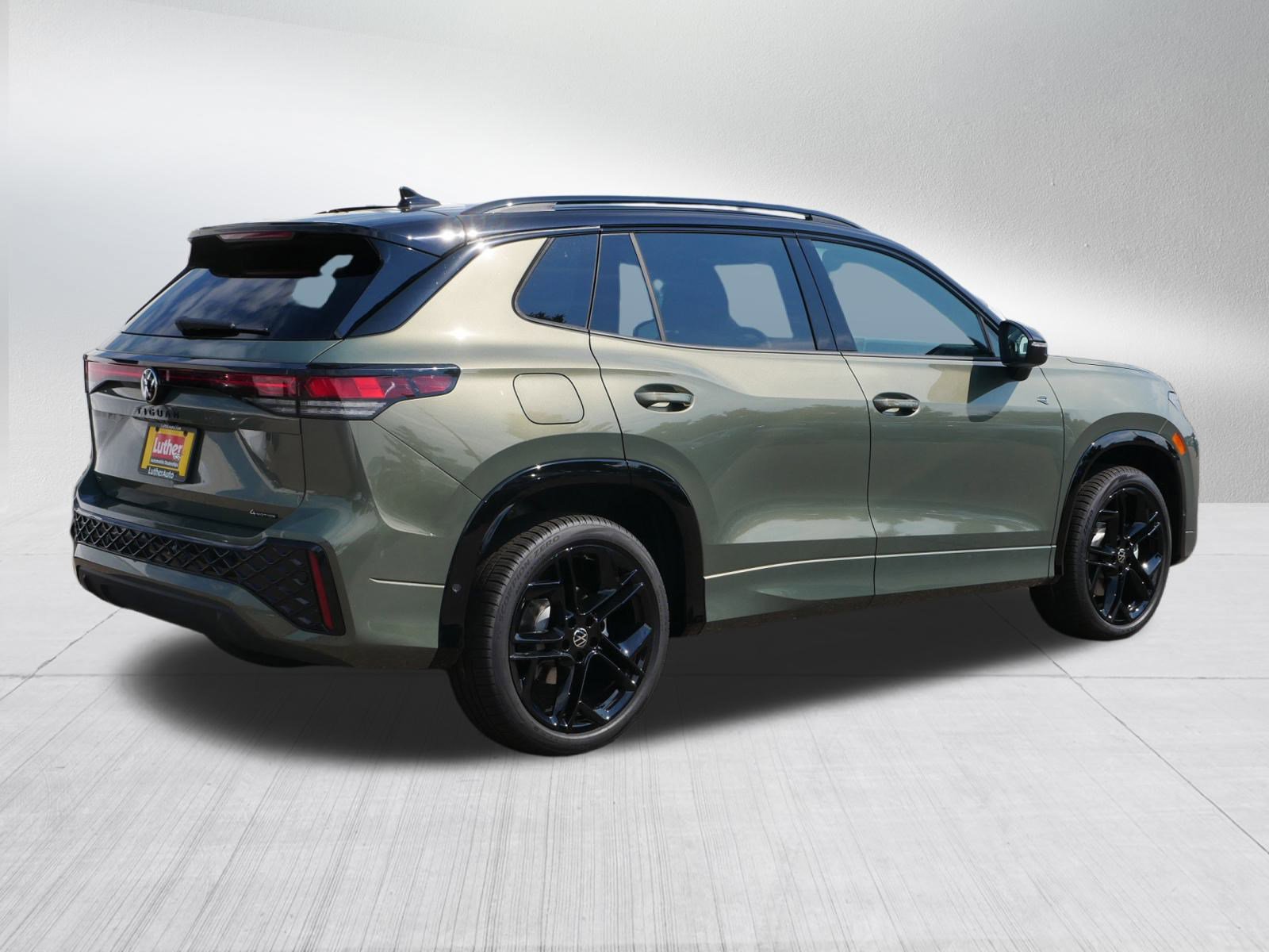 2025 Volkswagen Tiguan SE R-Line Black photo 3