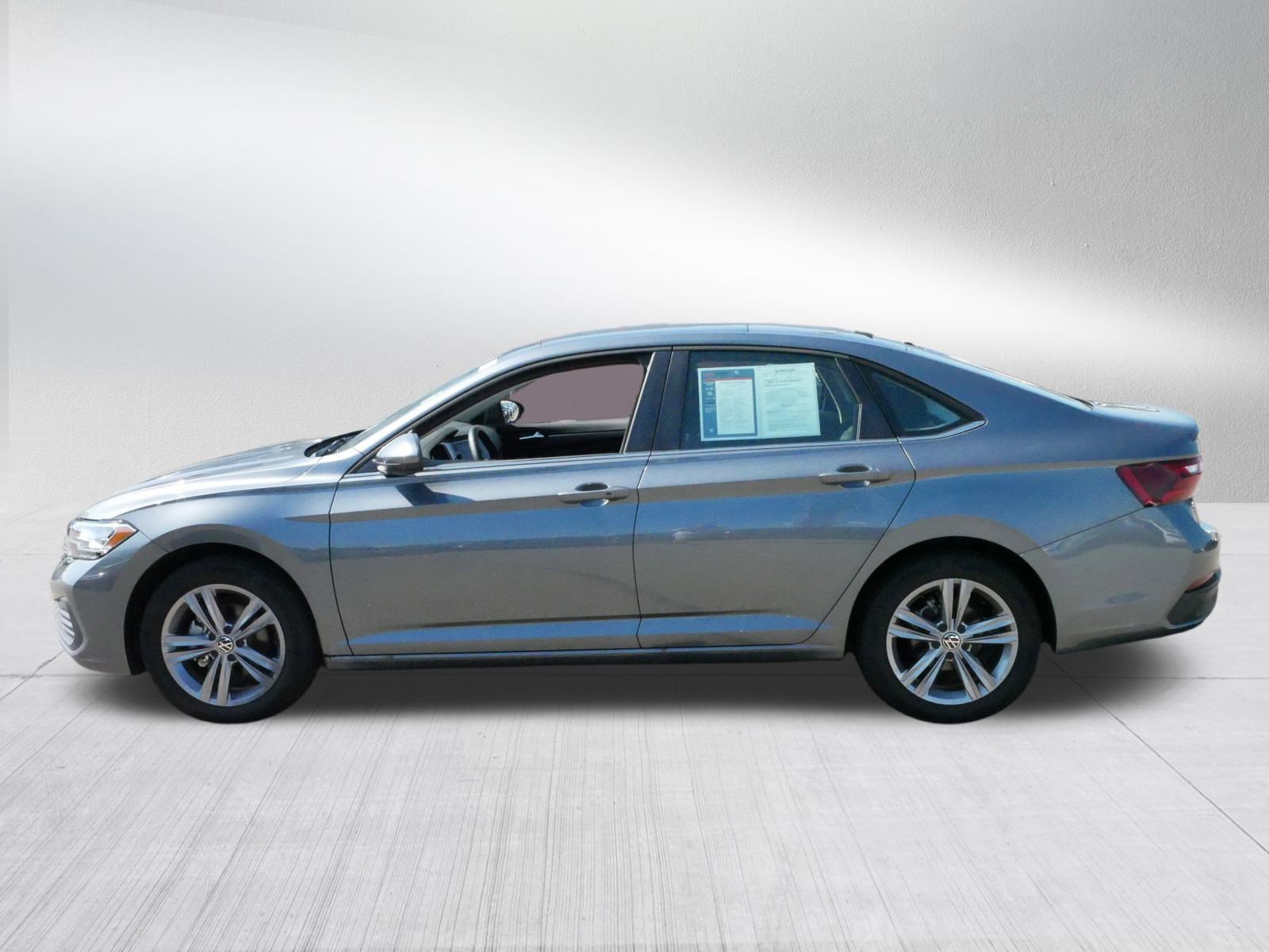 2024 Volkswagen Jetta SE photo 4