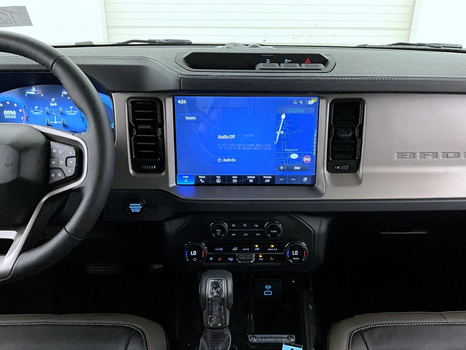 2025 Ford Bronco Outer Banks photo 12