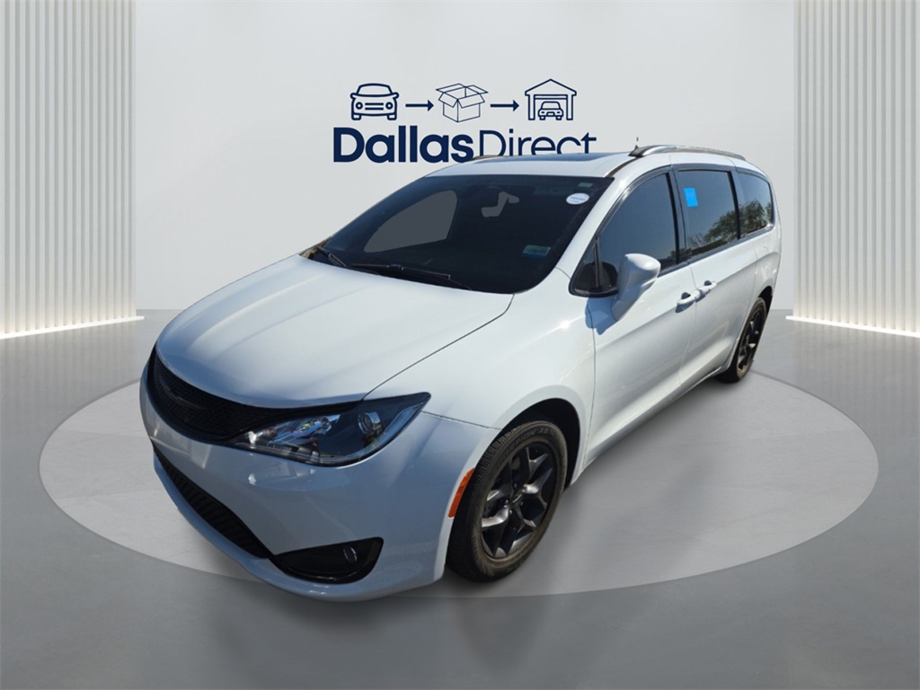 2018 Chrysler Pacifica Limited photo 2