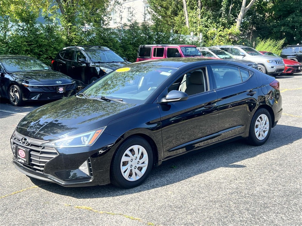2019 Hyundai Elantra SE photo 2