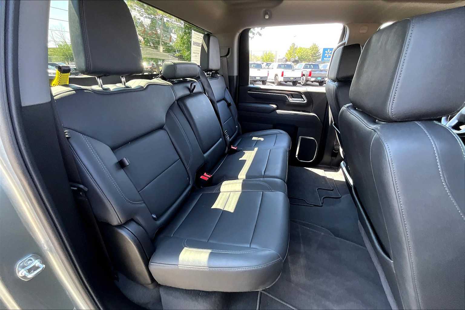 2025 Gmc Sierra SLT photo 16