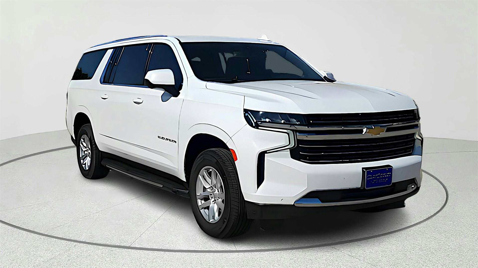 2022 Chevrolet Suburban LT's photo