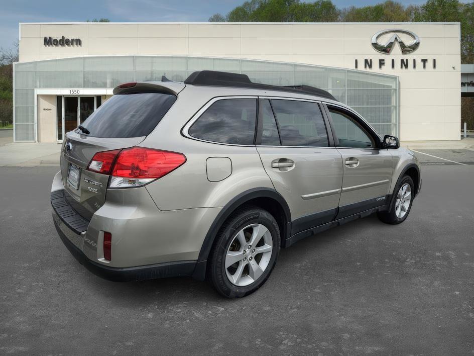 2014 Subaru Outback 2.5i Limited photo 2