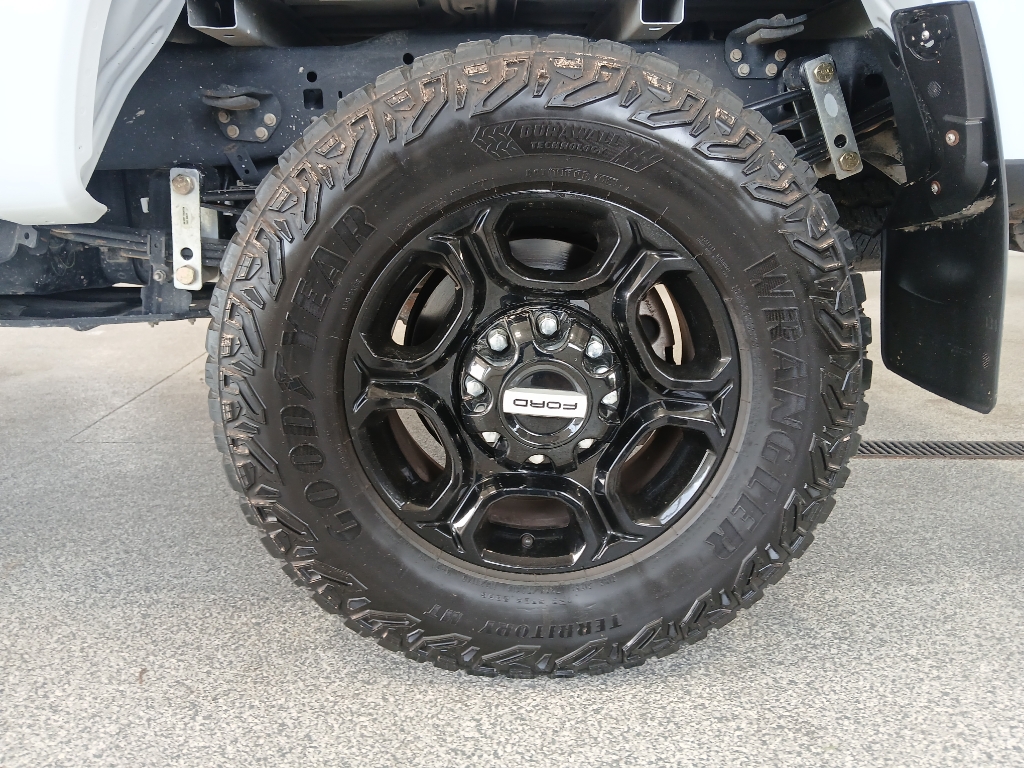 2023 Ford F-350 XLT photo 9