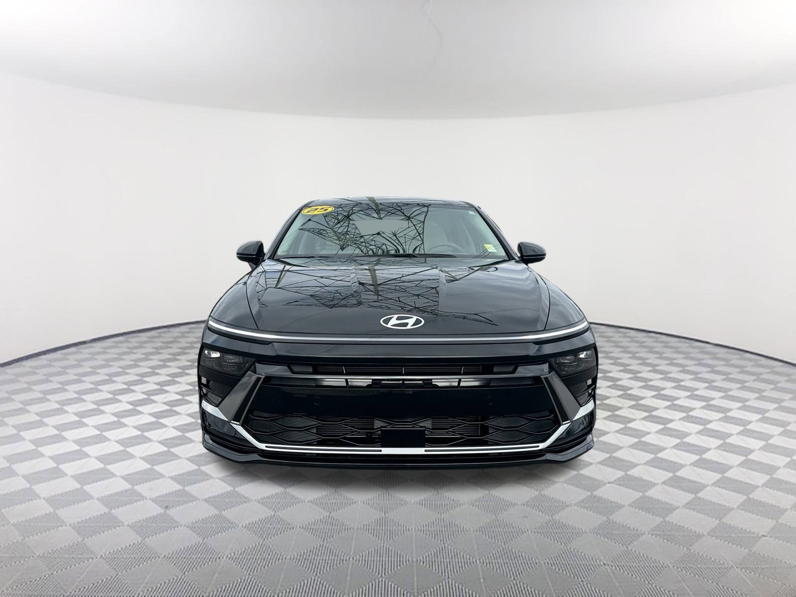 2025 Hyundai Sonata SEL photo 2