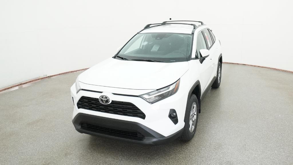 2025 Toyota RAV4 XLE photo 5
