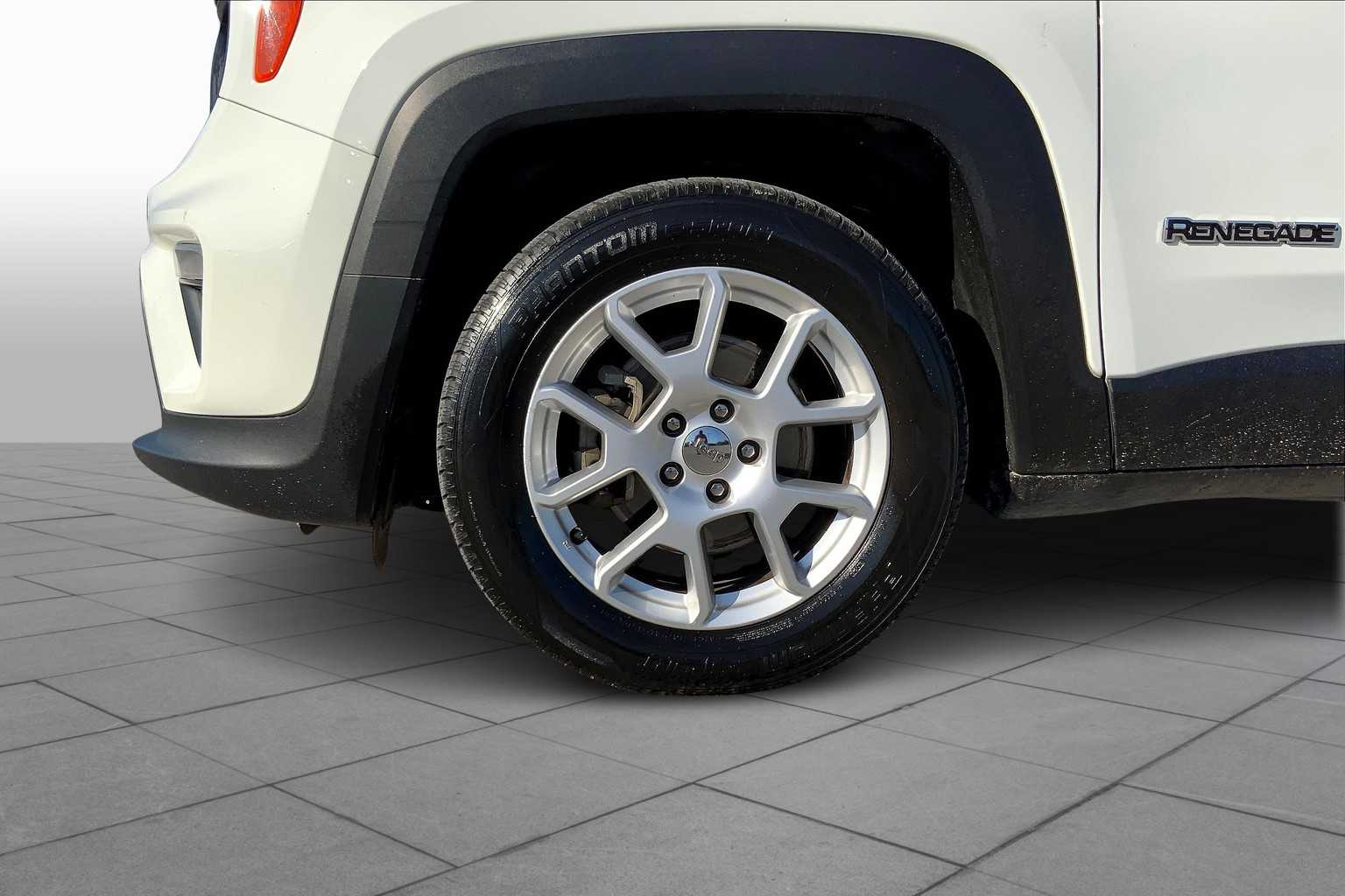 2021 Jeep Renegade Latitude photo 9