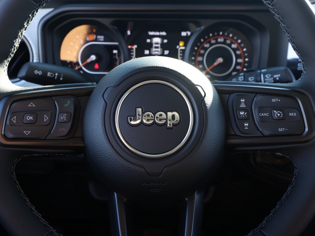 New 2026 Granite Crystal Metallic Clear-Coat Exterior Paint Jeep Willys image 24