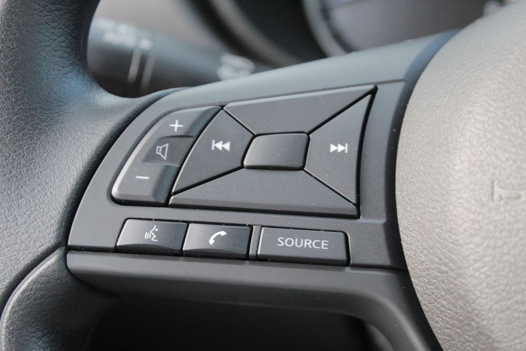2025 Nissan Versa 1.6 SV photo 23