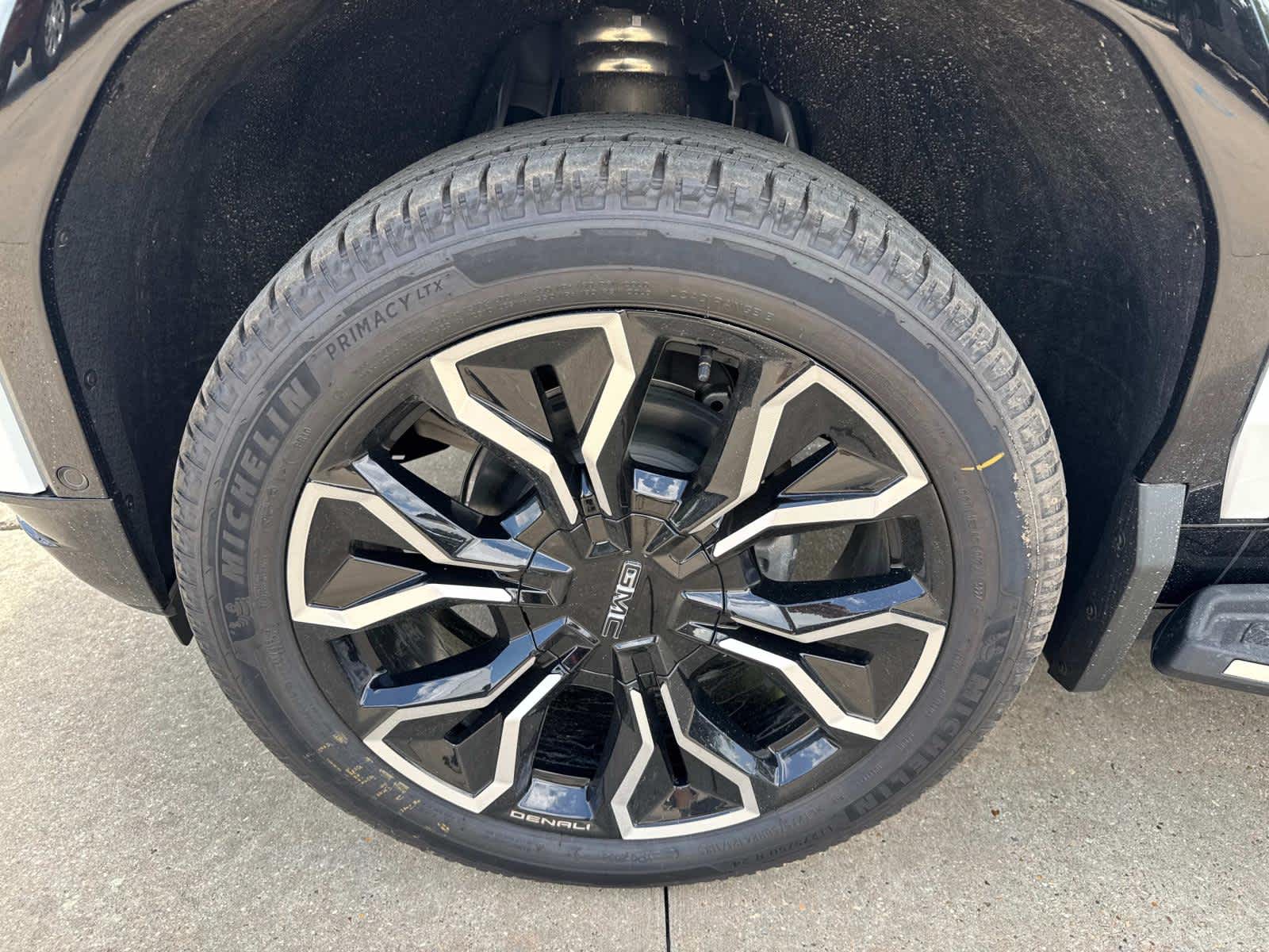 2025 Gmc Sierra EV Denali photo 4