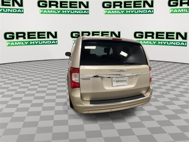 2014 Chrysler Town & Country photo 16