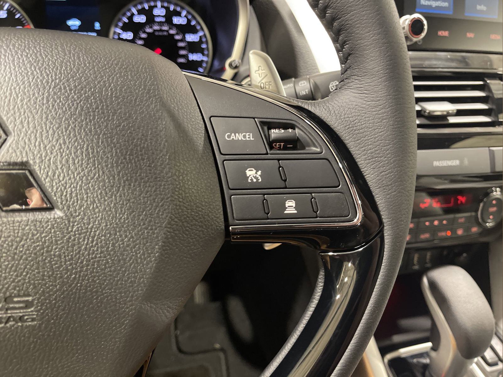 2025 Mitsubishi Eclipse Cross SEL photo 13