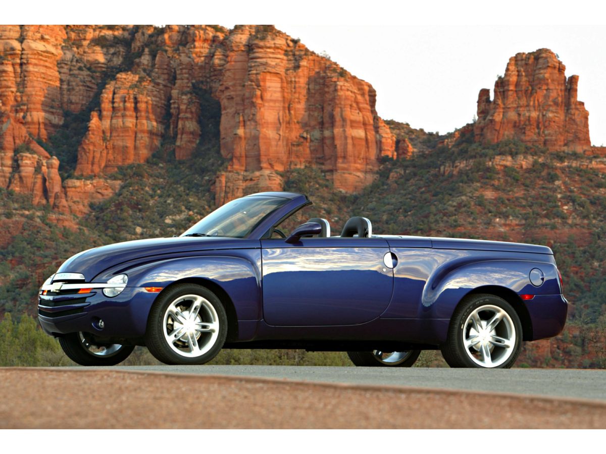 2004 Chevrolet SSR LS's photo