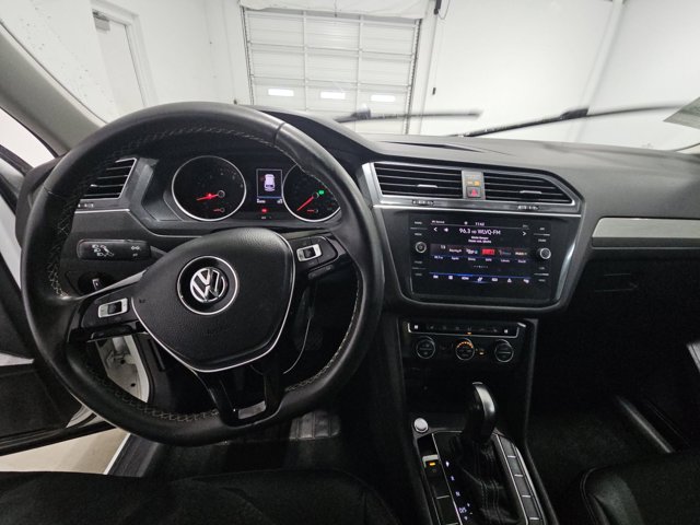 2021 Volkswagen Tiguan SE photo 2